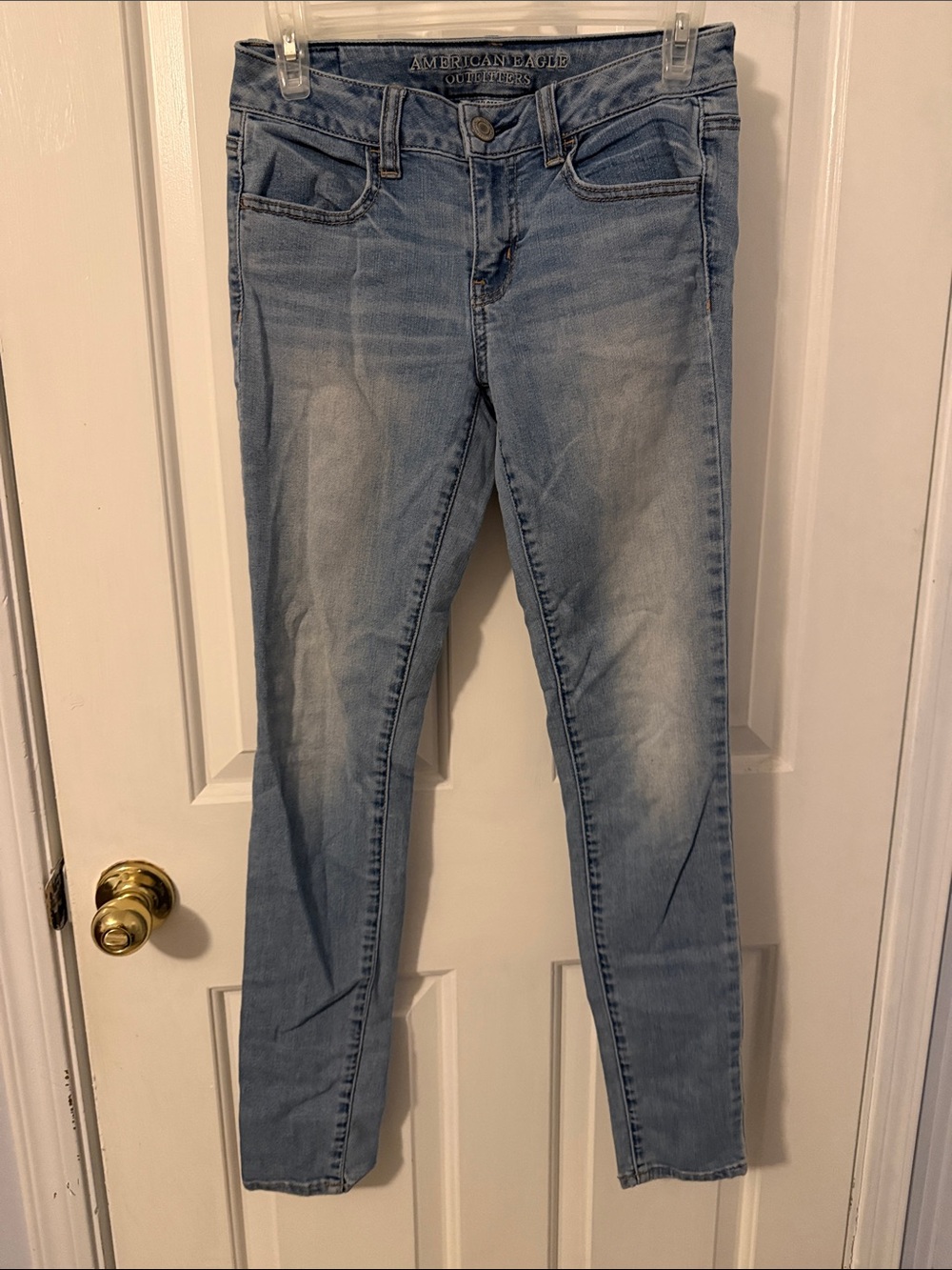 American Eagle Outfitters Light Wash Women’s Skinny Jeans